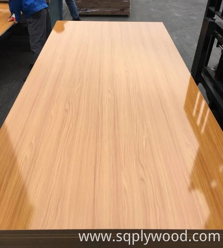 High Quality 15mm/18mm Waterproof UV High Gloss Melamine Veneer Laminated Raw Plain MDF Fiber Board for Furniture and Decoration